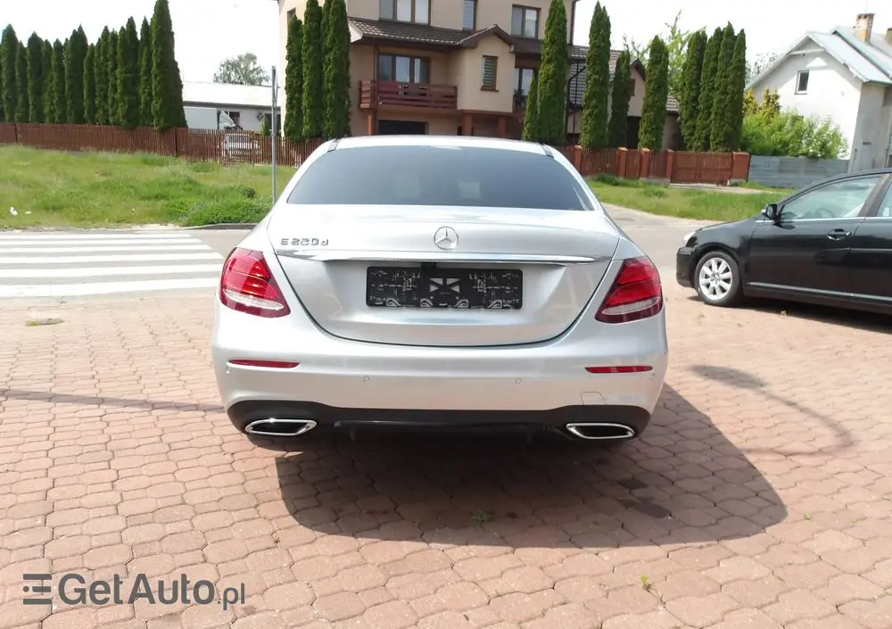 MERCEDES-BENZ Klasa E 220 d 9G-TRONIC AMG Line
