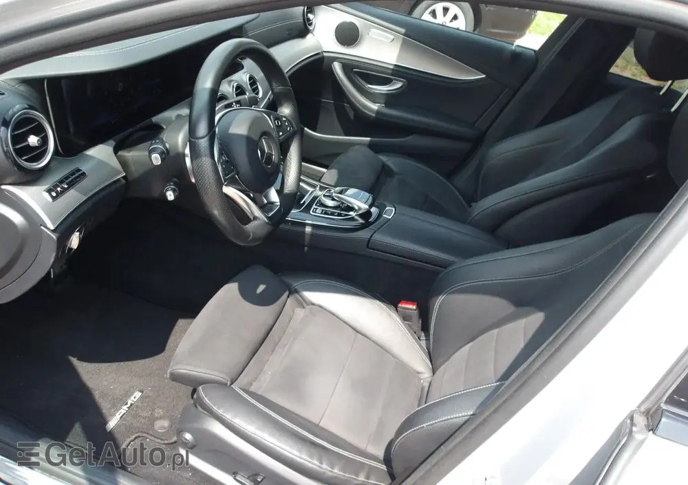 MERCEDES-BENZ Klasa E 220 d 9G-TRONIC AMG Line