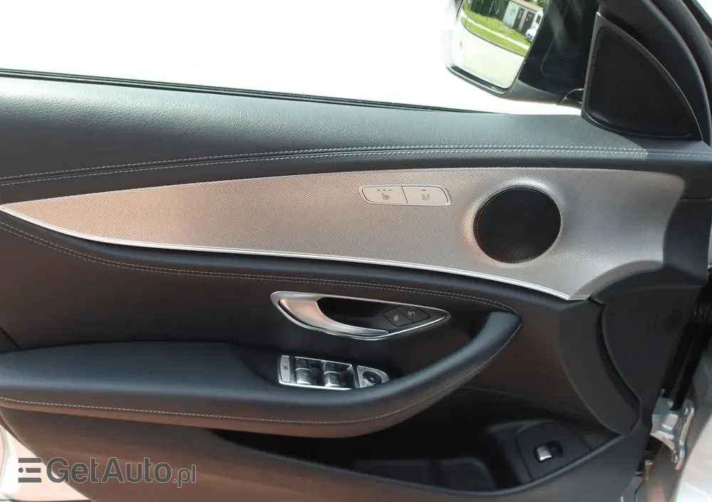 MERCEDES-BENZ Klasa E 220 d 9G-TRONIC AMG Line