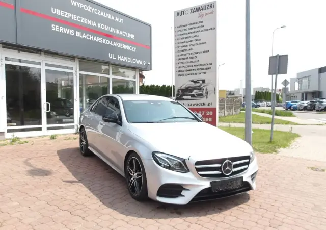 MERCEDES-BENZ Klasa E 220 d 9G-TRONIC AMG Line