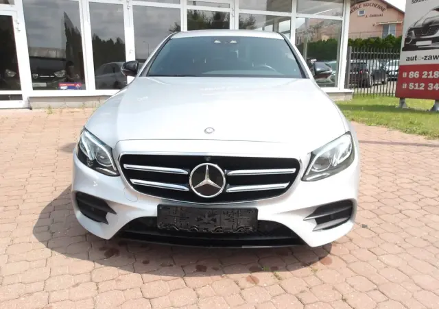 MERCEDES-BENZ Klasa E 220 d 9G-TRONIC AMG Line