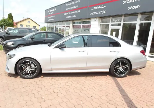 MERCEDES-BENZ Klasa E 220 d 9G-TRONIC AMG Line
