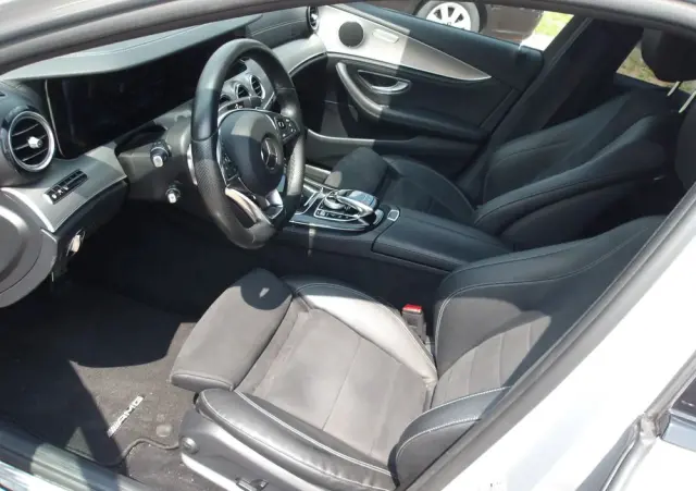 MERCEDES-BENZ Klasa E 220 d 9G-TRONIC AMG Line