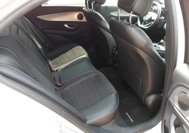 MERCEDES-BENZ Klasa E 220 d 9G-TRONIC AMG Line