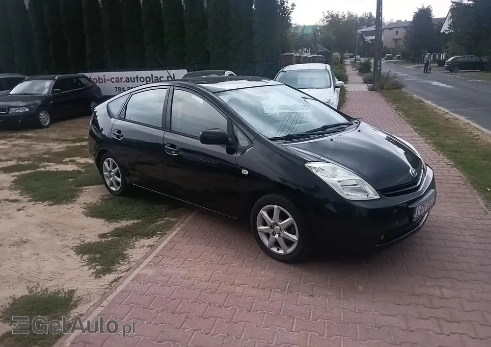 TOYOTA Prius 1.5 VVT-i Prestige