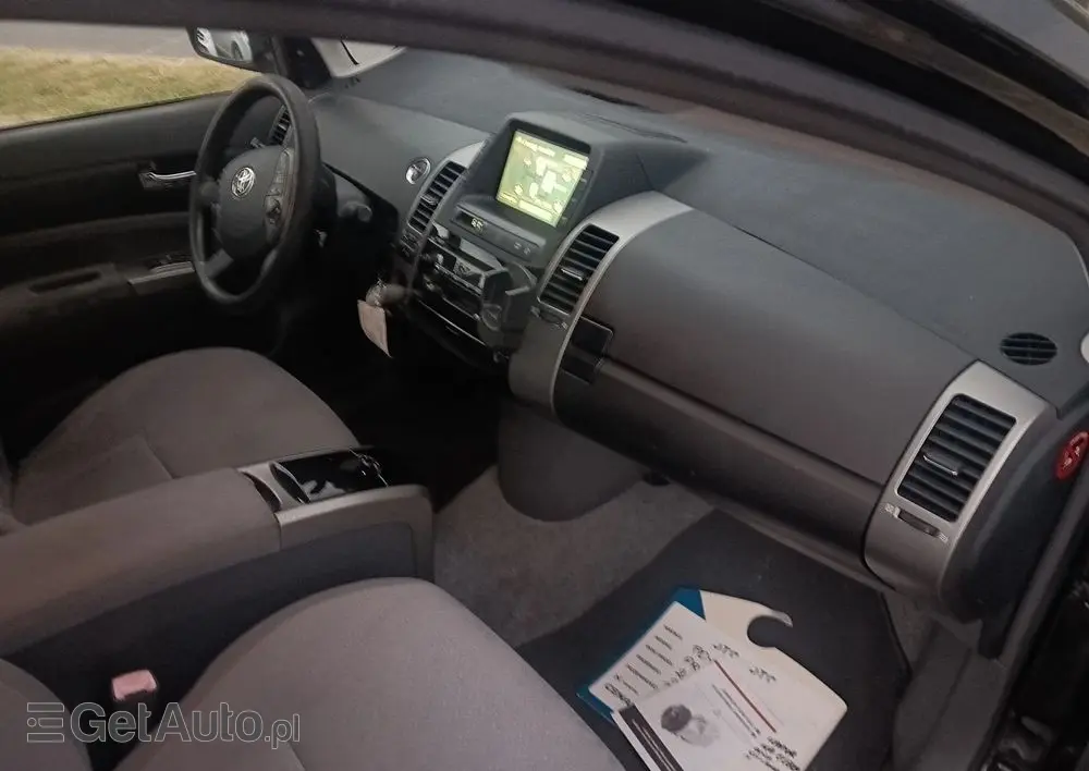 TOYOTA Prius 1.5 VVT-i Prestige