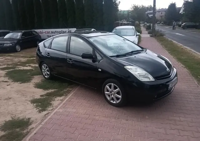 TOYOTA Prius 1.5 VVT-i Prestige