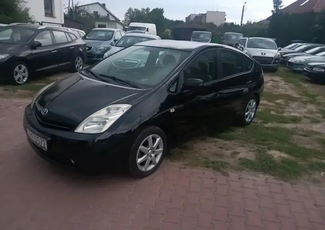 TOYOTA Prius 1.5 VVT-i Prestige