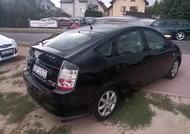 TOYOTA Prius 1.5 VVT-i Prestige