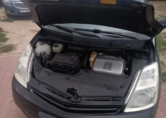 TOYOTA Prius 1.5 VVT-i Prestige