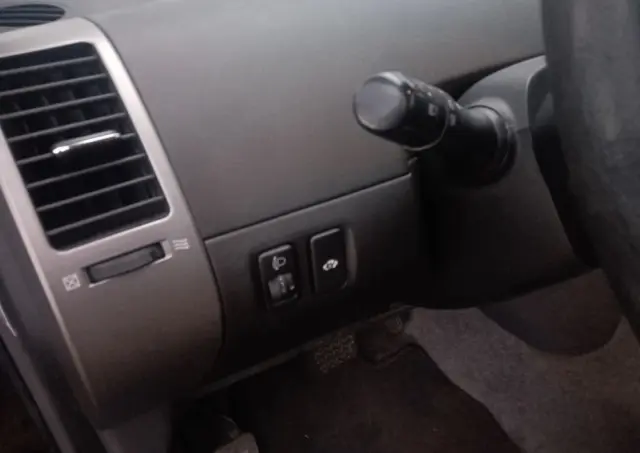 TOYOTA Prius 1.5 VVT-i Prestige