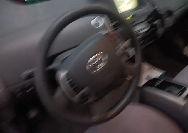 TOYOTA Prius 1.5 VVT-i Prestige