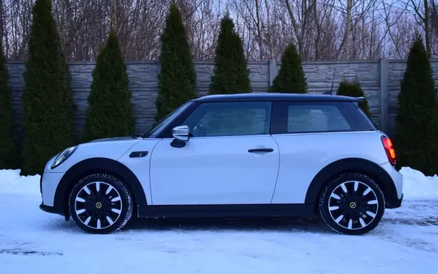 MINI Cooper SE Electric Trim