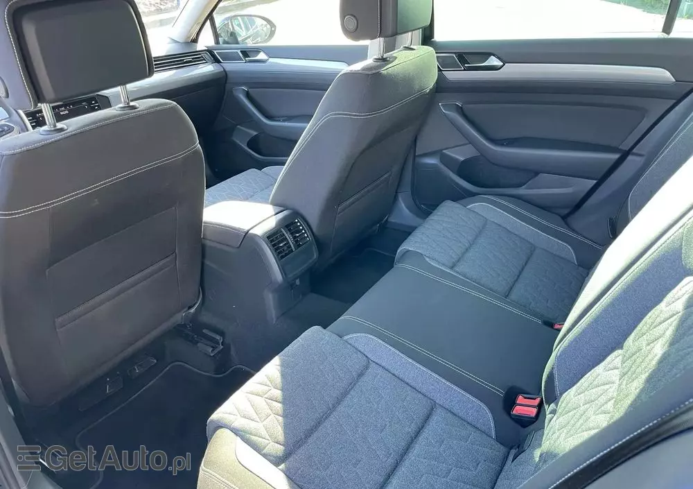 VOLKSWAGEN Passat Variant 1.5 TSI OPF DSG Business