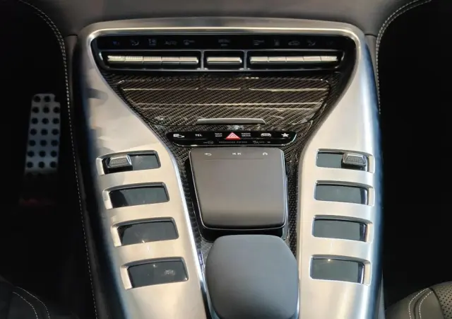 MERCEDES-BENZ AMG GT 