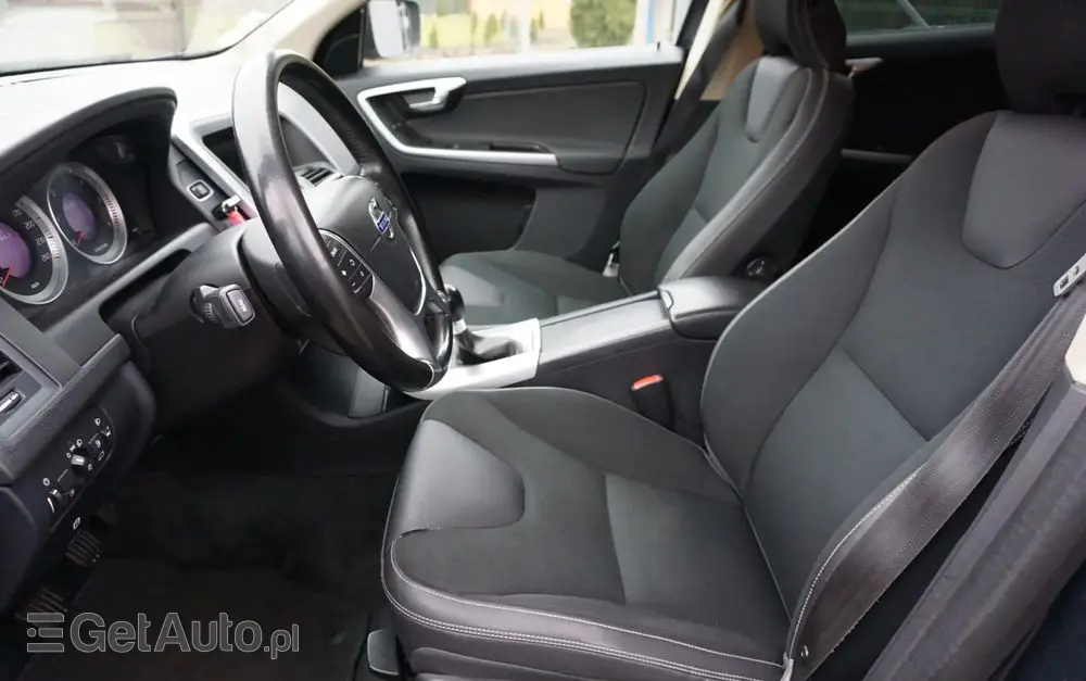 VOLVO XC 60 D4 Momentum