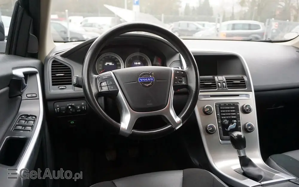 VOLVO XC 60 D4 Momentum