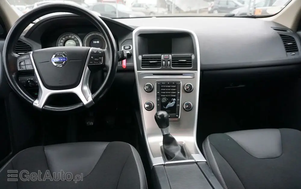 VOLVO XC 60 D4 Momentum