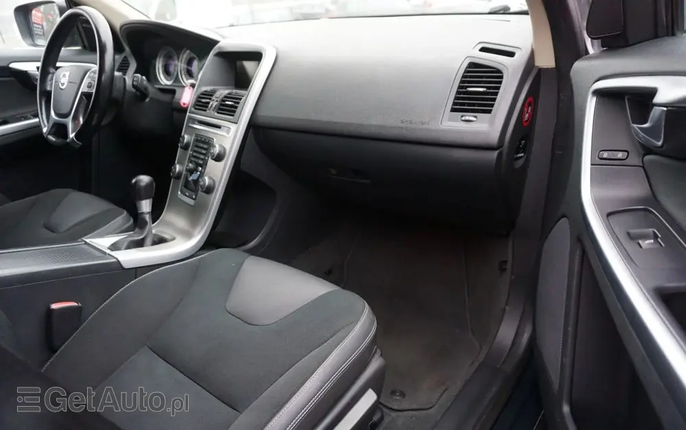 VOLVO XC 60 D4 Momentum