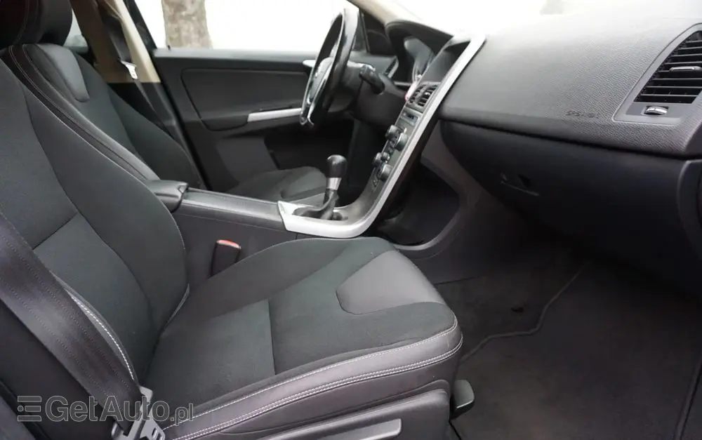 VOLVO XC 60 D4 Momentum