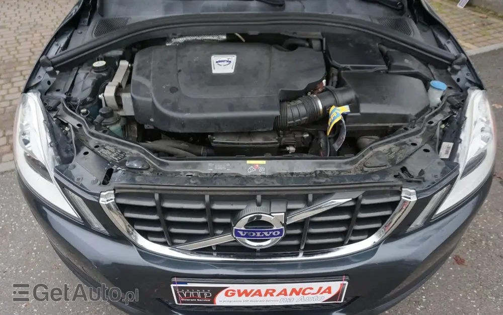 VOLVO XC 60 D4 Momentum