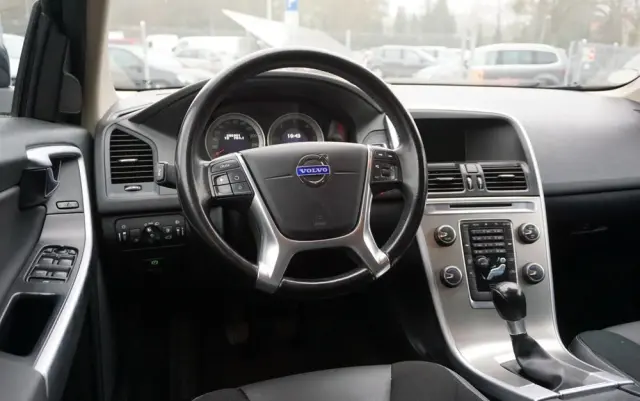 VOLVO XC 60 D4 Momentum