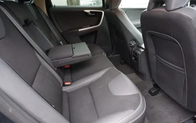 VOLVO XC 60 D4 Momentum