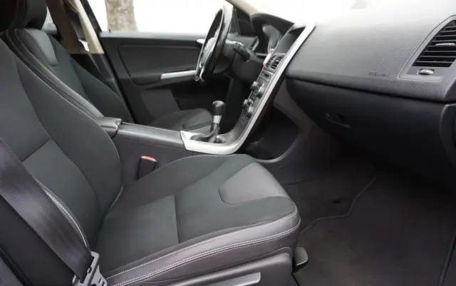 VOLVO XC 60 D4 Momentum