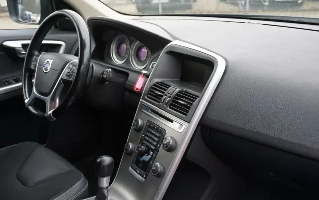 VOLVO XC 60 D4 Momentum