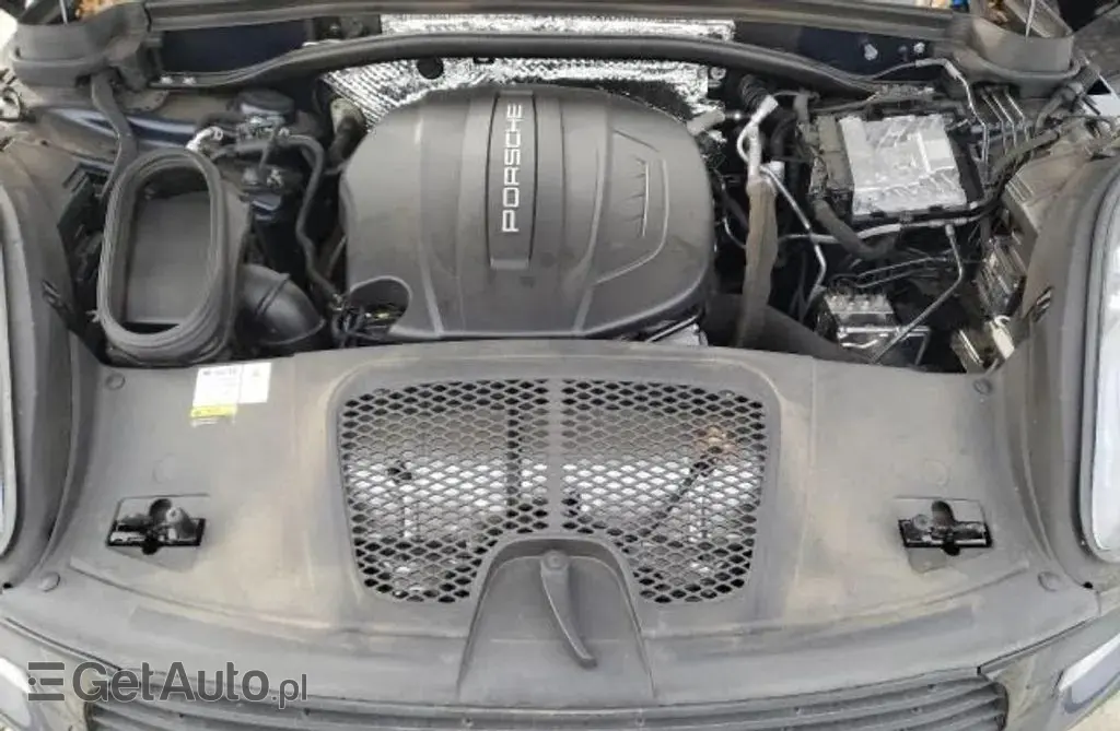 PORSCHE Macan 