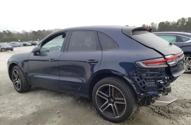 PORSCHE Macan 
