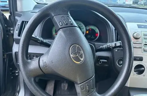 TOYOTA Corolla Verso 