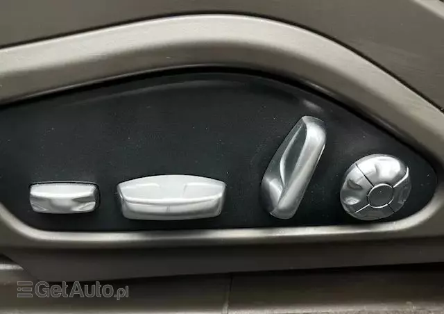 PORSCHE Panamera 4 e-Hybrid Sport Turismo 10 Years Edition