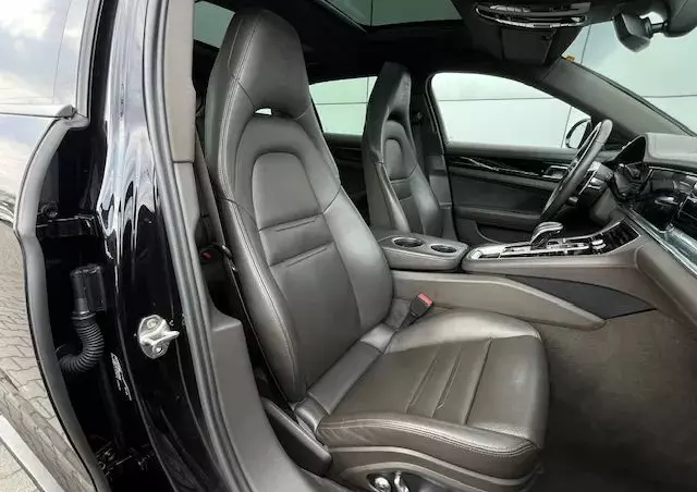 PORSCHE Panamera 4 e-Hybrid Sport Turismo 10 Years Edition