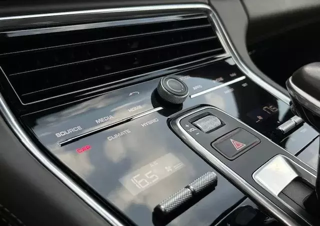 PORSCHE Panamera 4 e-Hybrid Sport Turismo 10 Years Edition