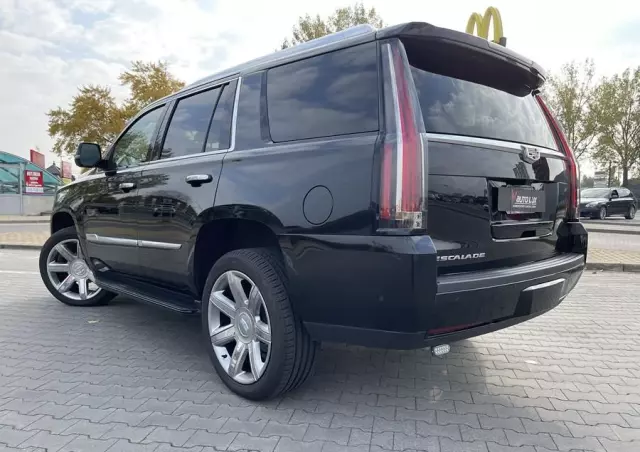 CADILLAC Escalade 