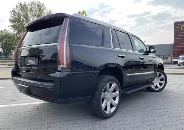 CADILLAC Escalade 
