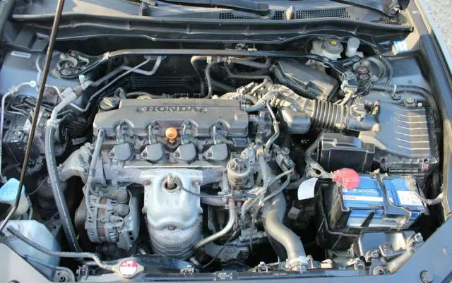 HONDA Accord 2.0 Elegance