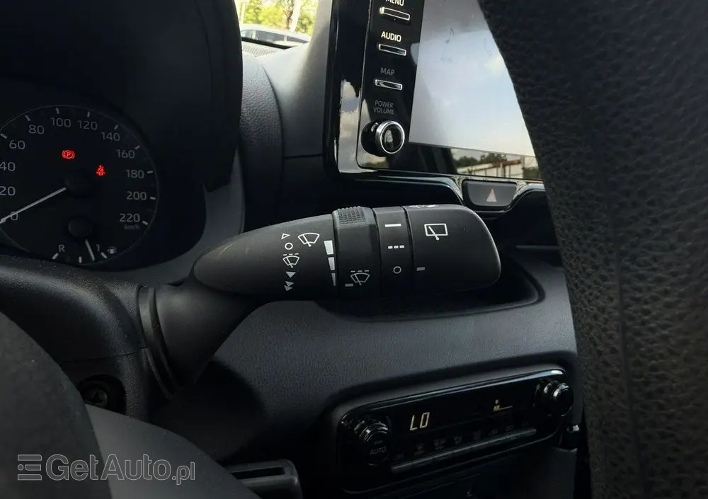 TOYOTA Yaris Hybrid 1.5 Active
