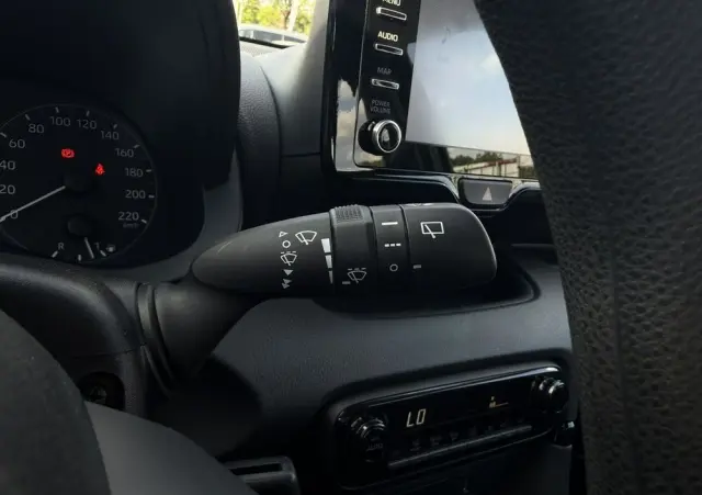TOYOTA Yaris Hybrid 1.5 Active
