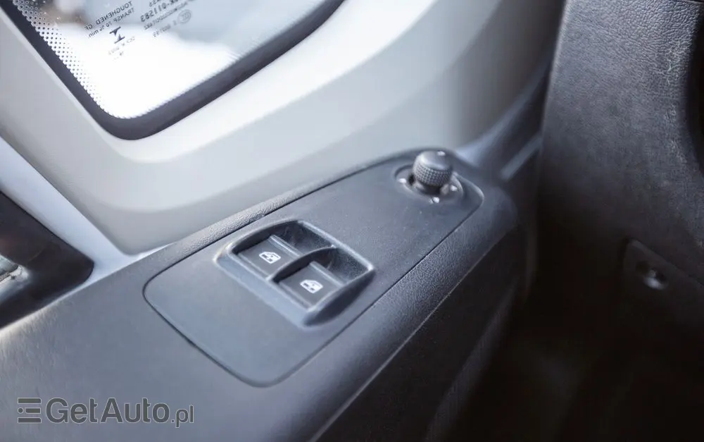 FIAT Ducato 2.3 KONTENER + WINDA dHollandia 750kg 