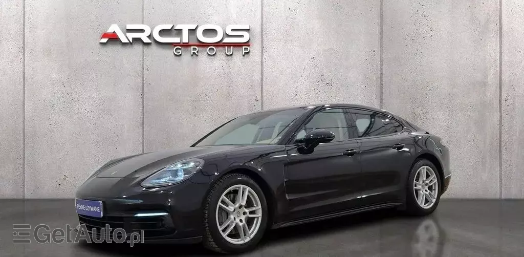 PORSCHE Panamera 