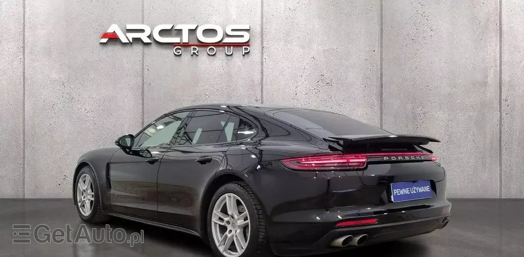 PORSCHE Panamera 