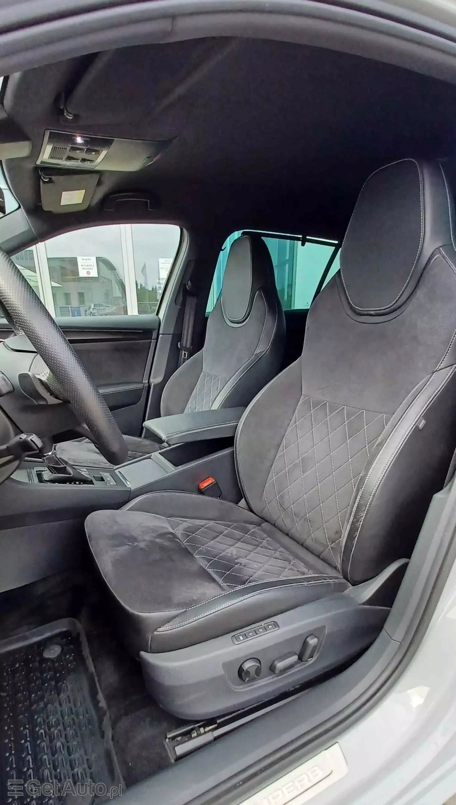 SKODA Superb 2.0 TDI 4x4 Sportline DSG