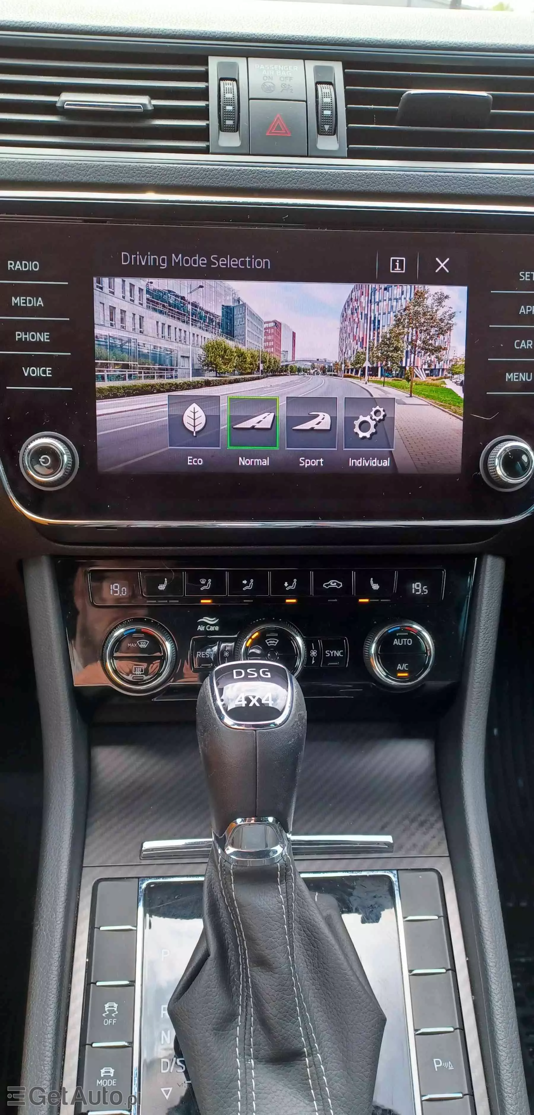 SKODA Superb 2.0 TDI 4x4 Sportline DSG