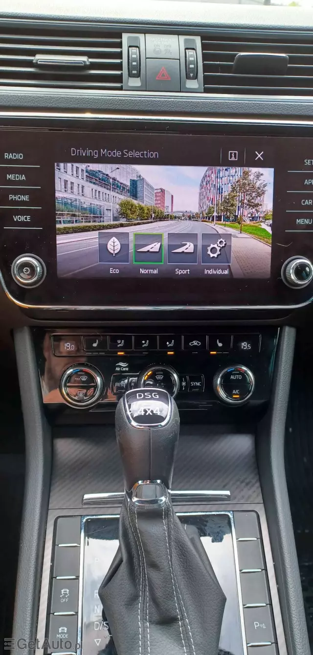 SKODA Superb 2.0 TDI 4x4 Sportline DSG