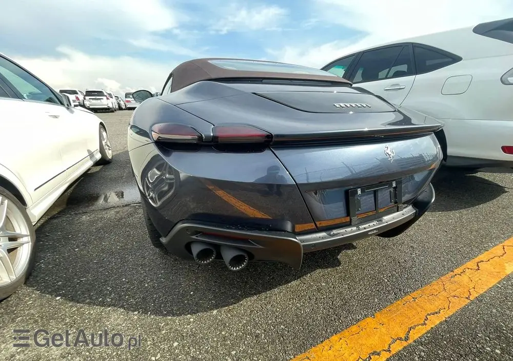 FERRARI Roma Spider 