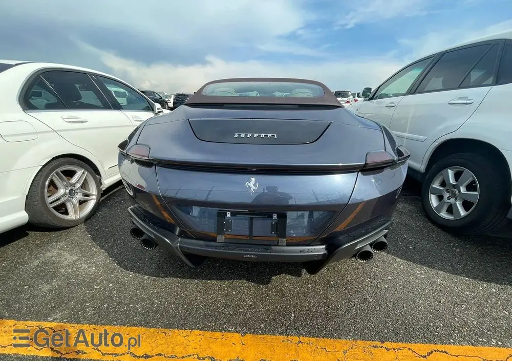 FERRARI Roma Spider 