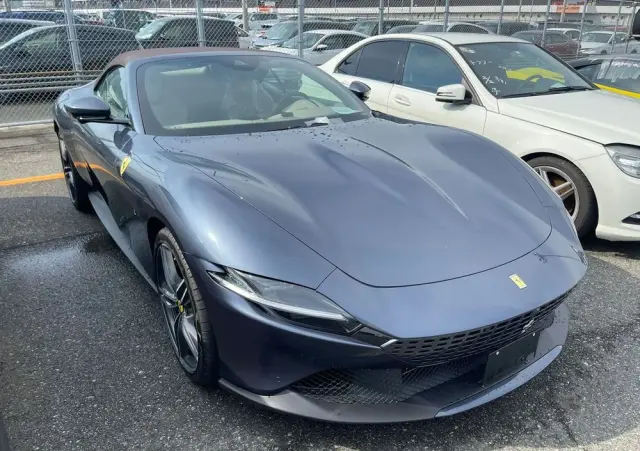 FERRARI Roma Spider 