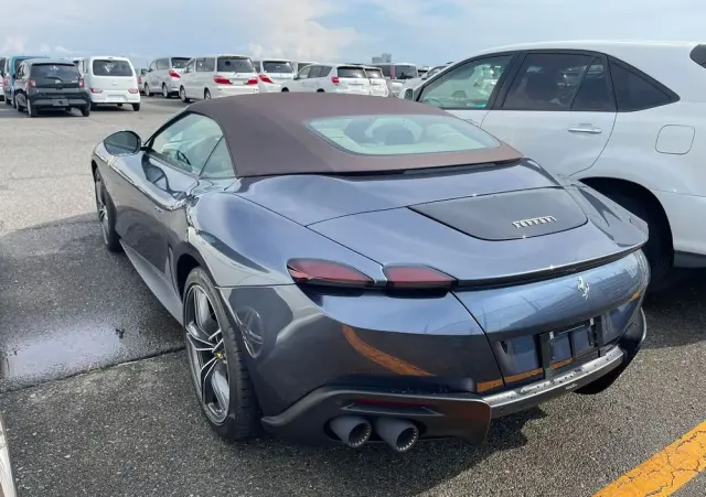 FERRARI Roma Spider 